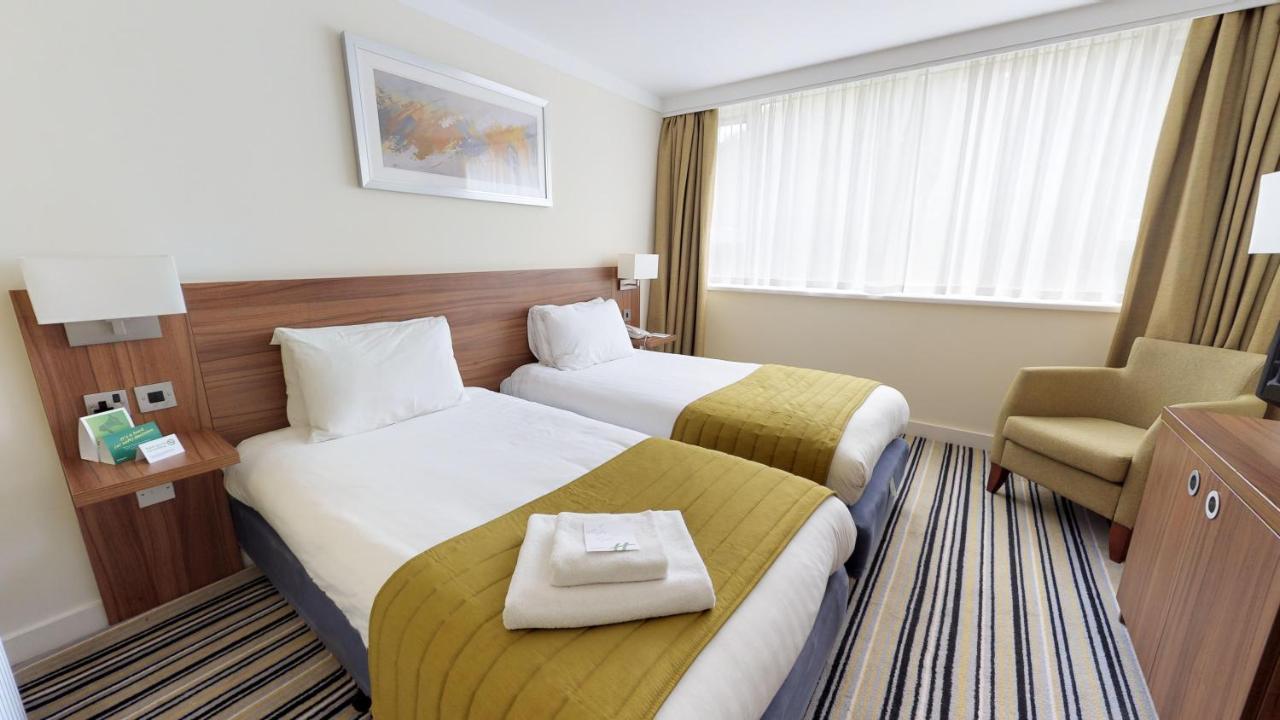 Holiday Inn Runcorn M56 Junction 12 By Ihg Exteriör bild