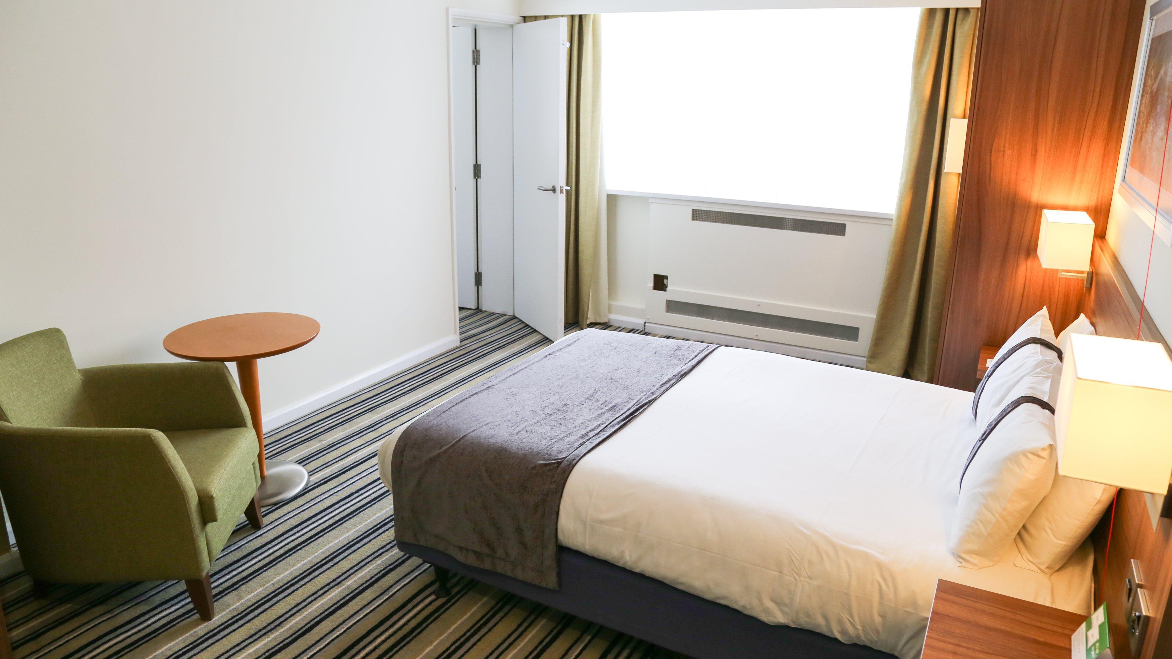 Holiday Inn Runcorn M56 Junction 12 By Ihg Exteriör bild