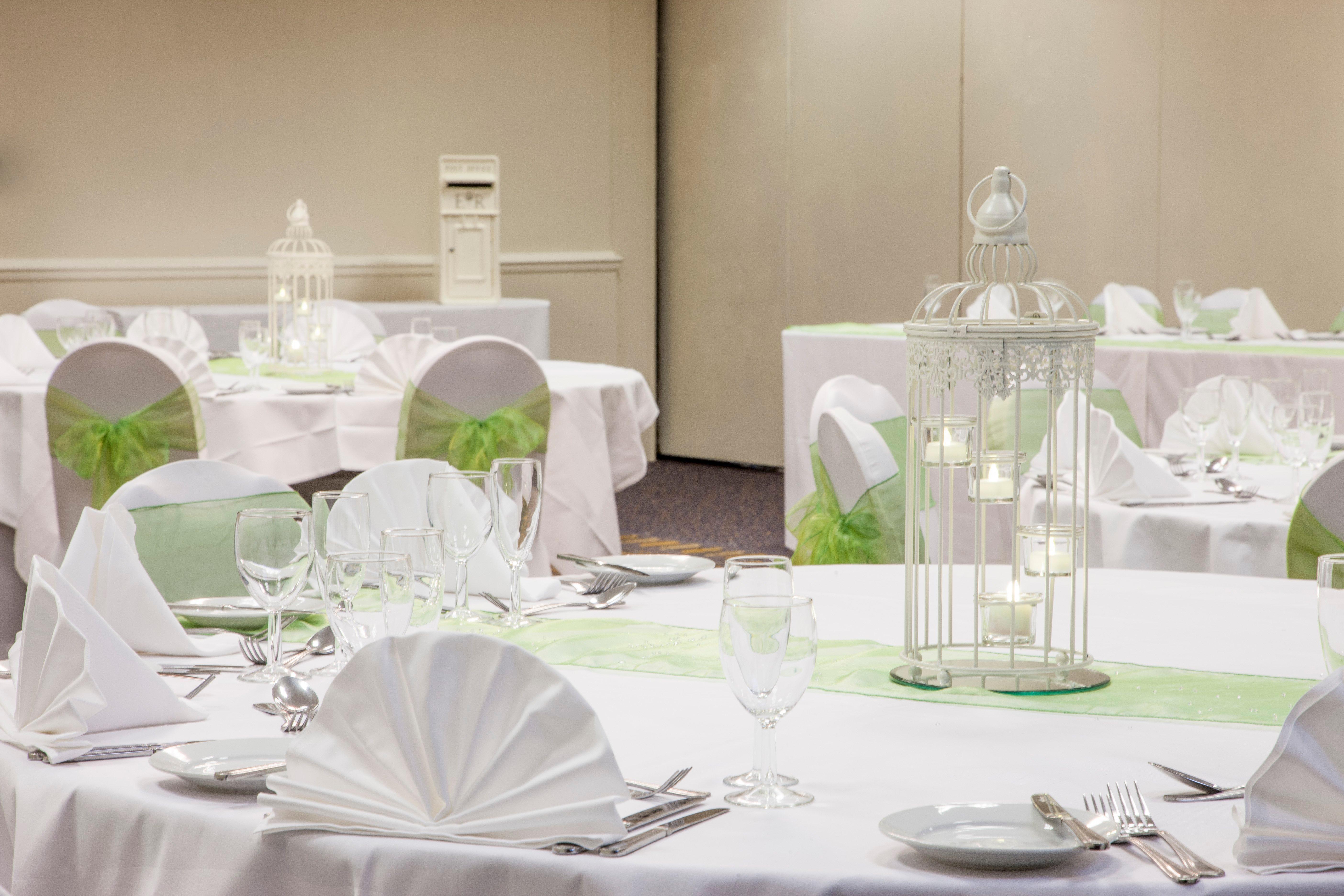 Holiday Inn Runcorn M56 Junction 12 By Ihg Exteriör bild