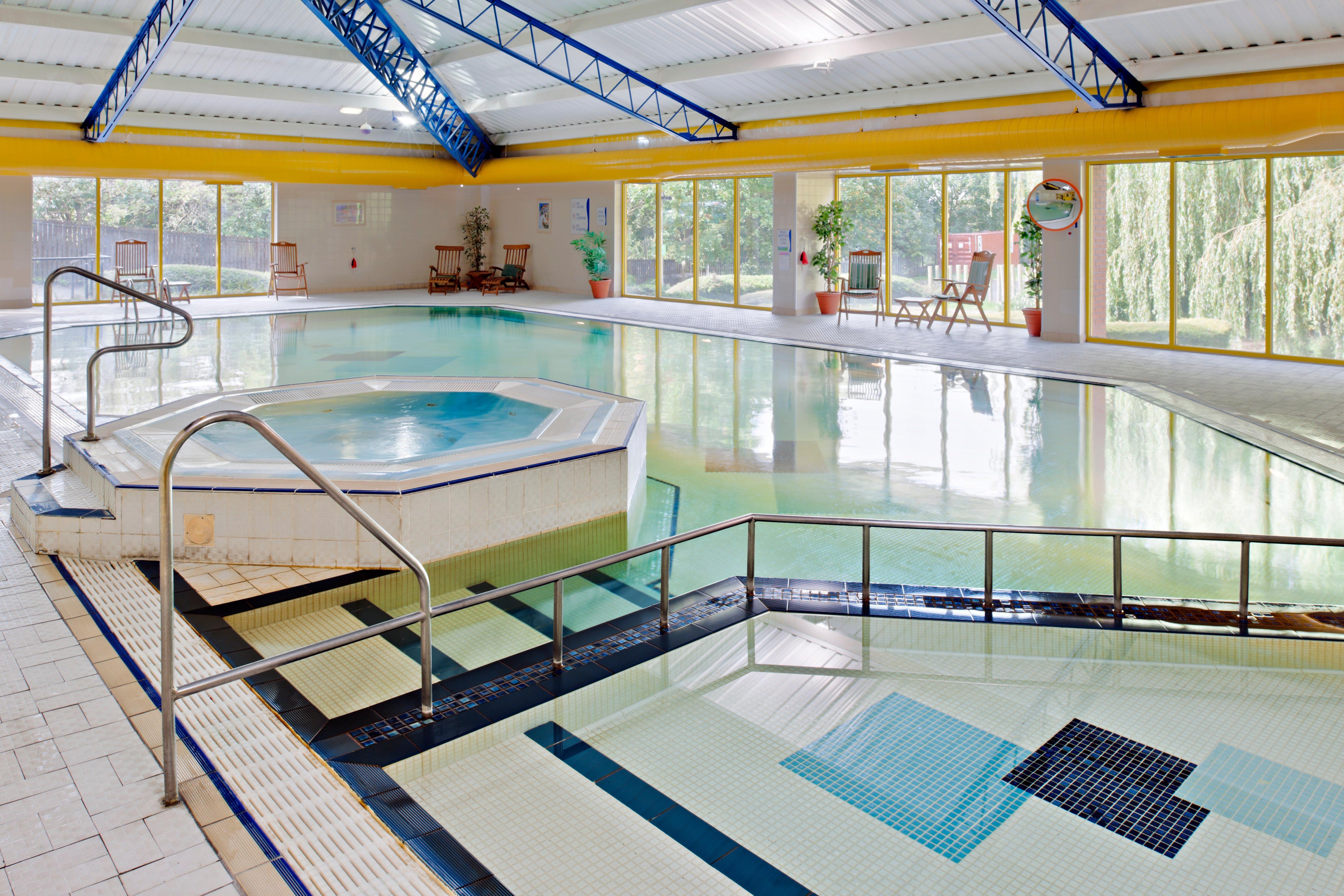 Holiday Inn Runcorn M56 Junction 12 By Ihg Exteriör bild