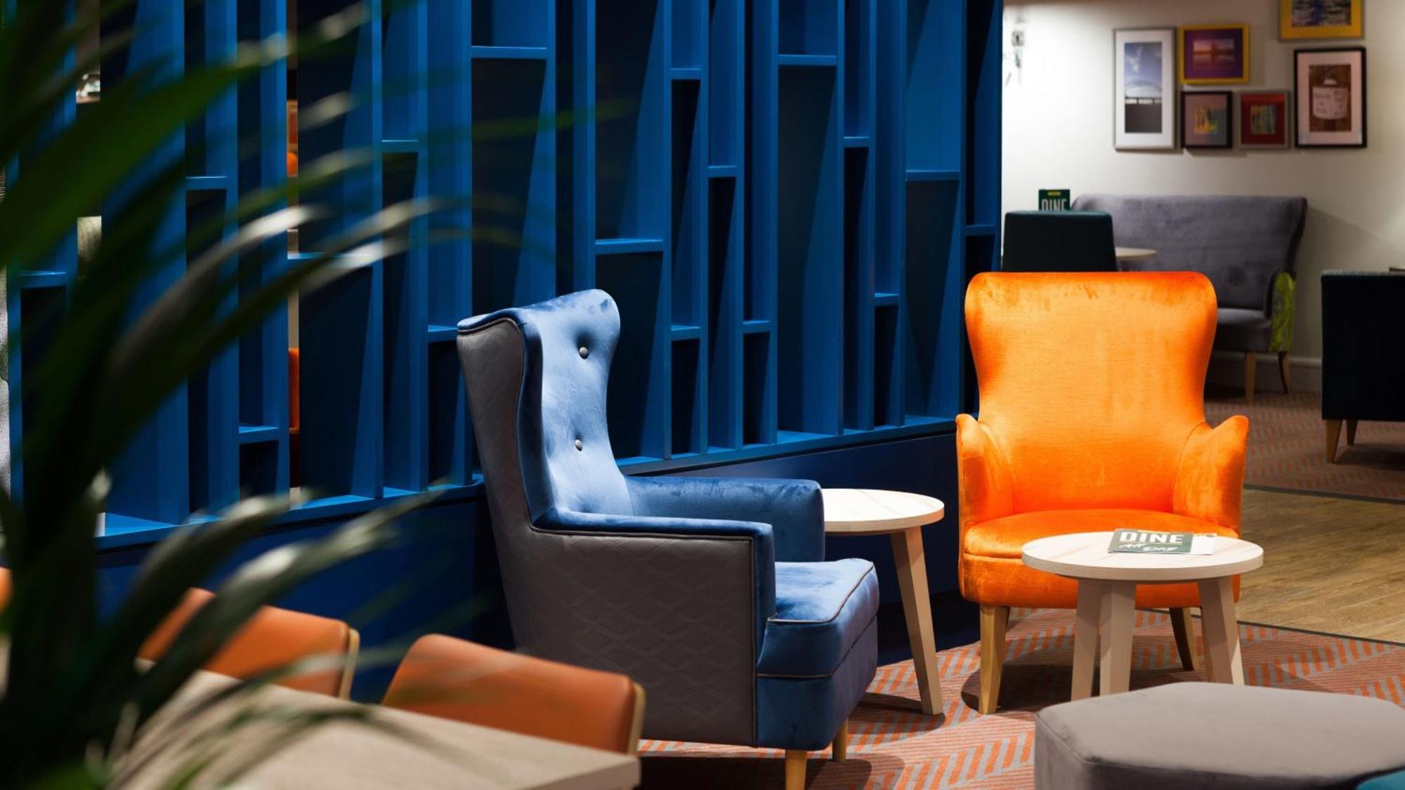Holiday Inn Runcorn M56 Junction 12 By Ihg Exteriör bild
