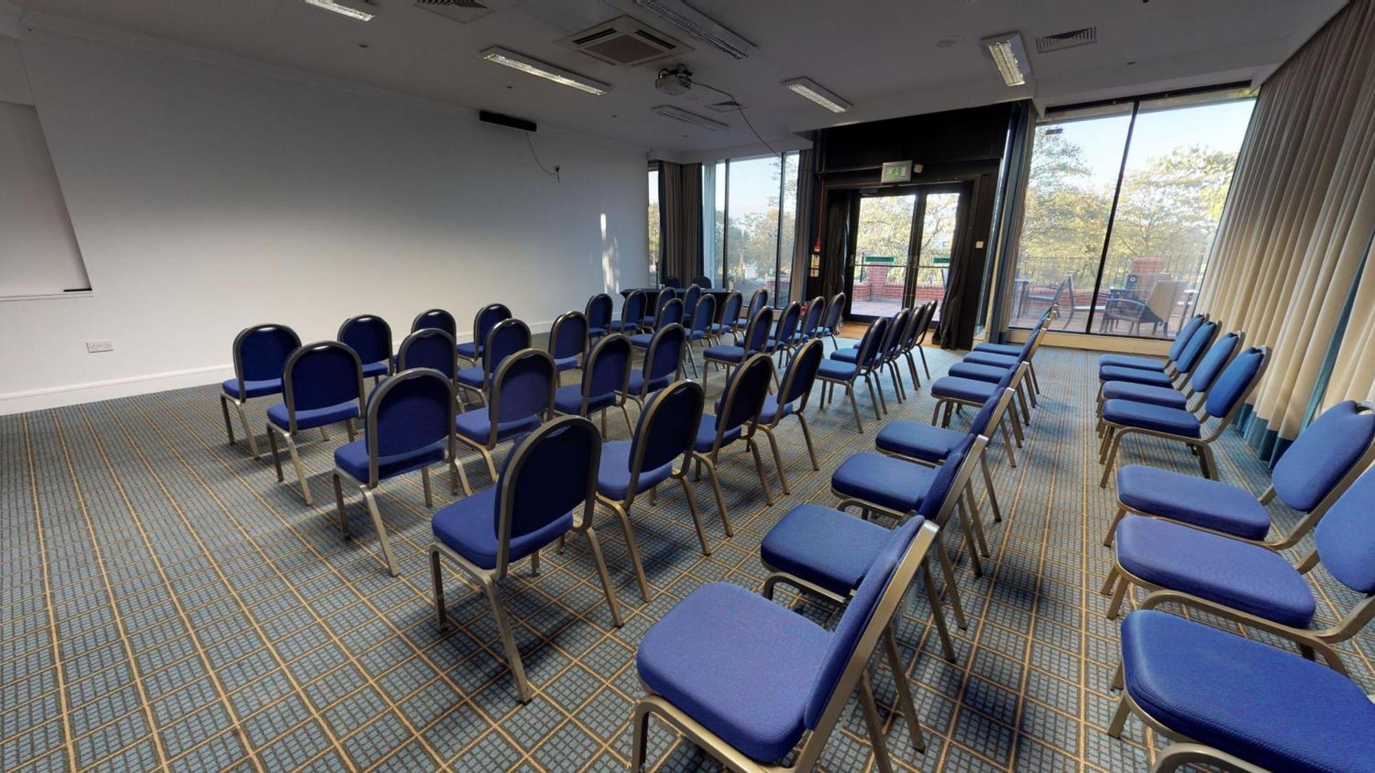 Holiday Inn Runcorn M56 Junction 12 By Ihg Exteriör bild