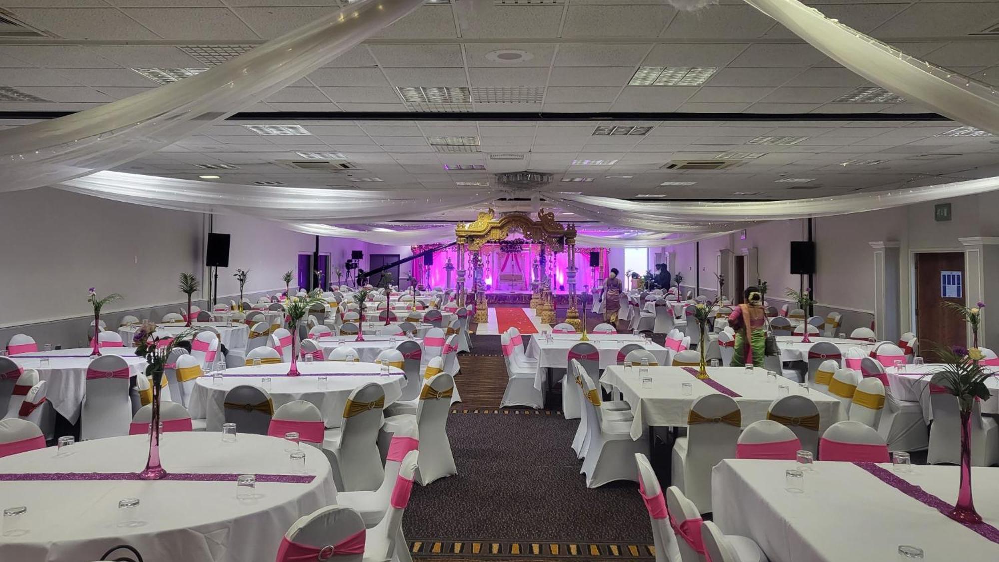 Holiday Inn Runcorn M56 Junction 12 By Ihg Exteriör bild