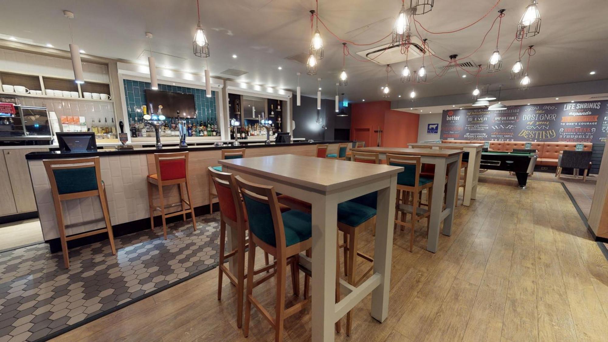 Holiday Inn Runcorn M56 Junction 12 By Ihg Exteriör bild