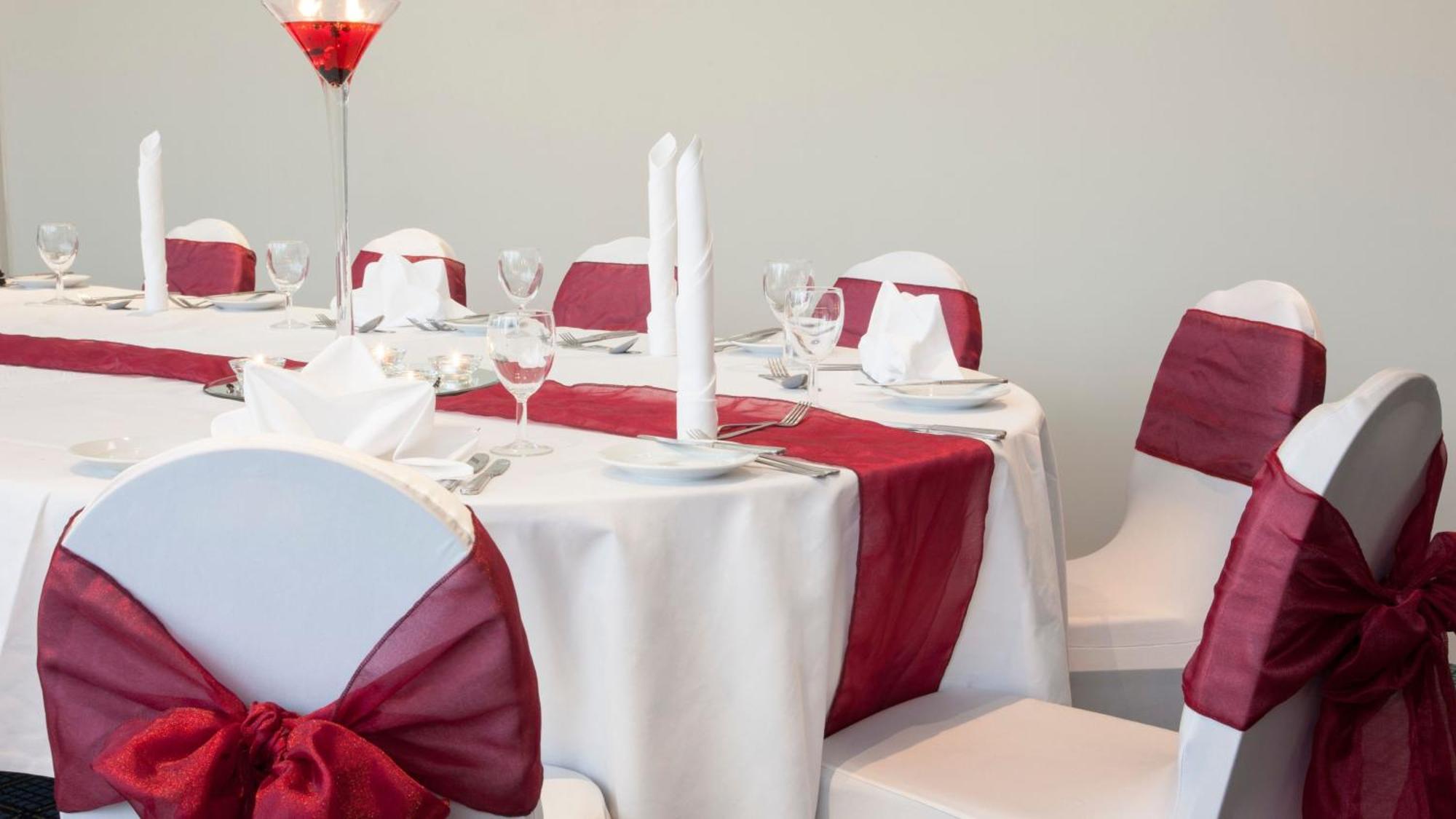 Holiday Inn Runcorn M56 Junction 12 By Ihg Exteriör bild