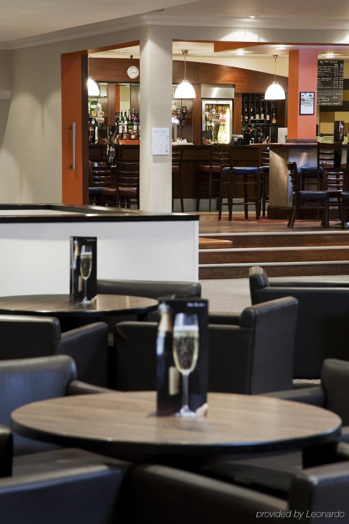 Holiday Inn Runcorn M56 Junction 12 By Ihg Exteriör bild