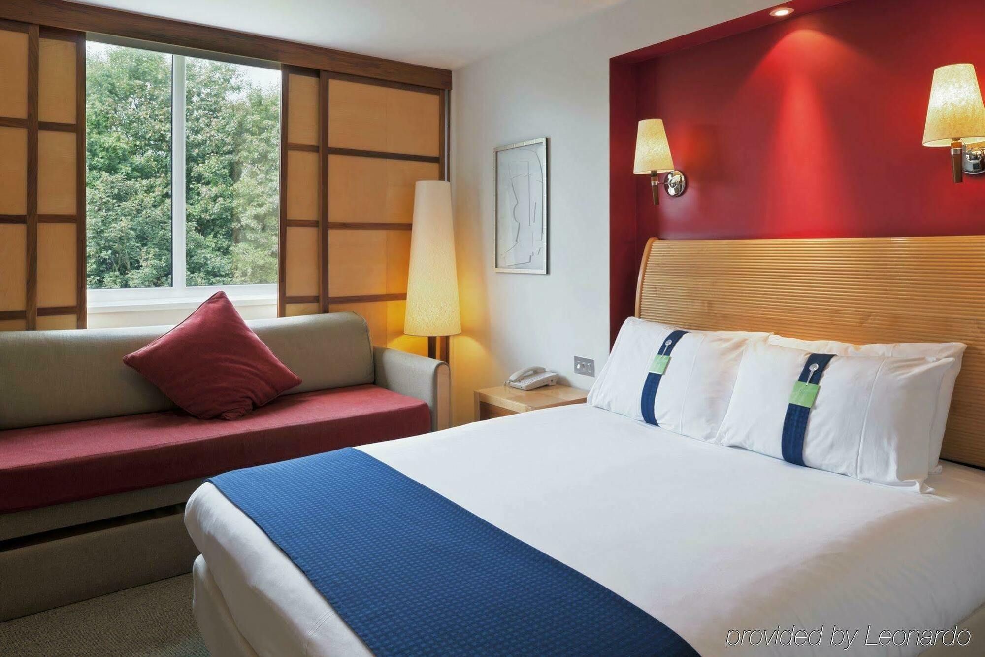 Holiday Inn Runcorn M56 Junction 12 By Ihg Exteriör bild